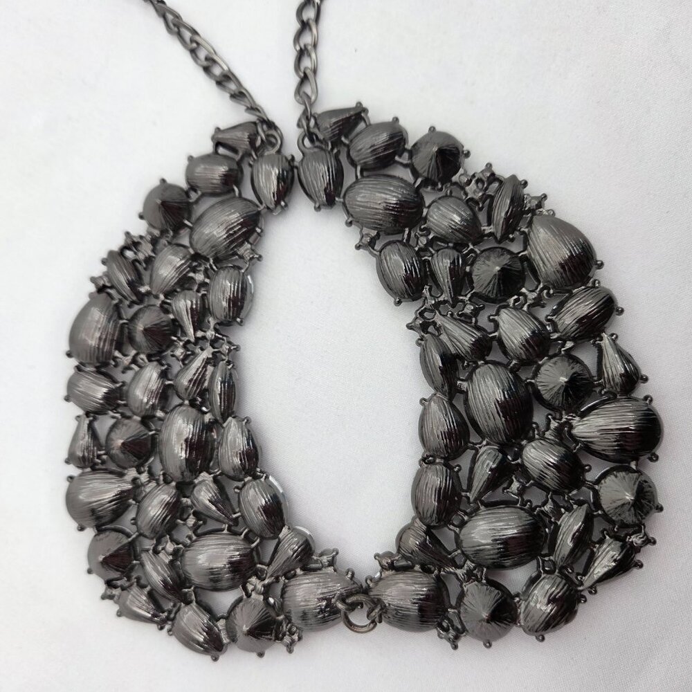 Gemini said Gothic Glamour: The Tasha Statement Bib Necklace - Picture 7 of 8